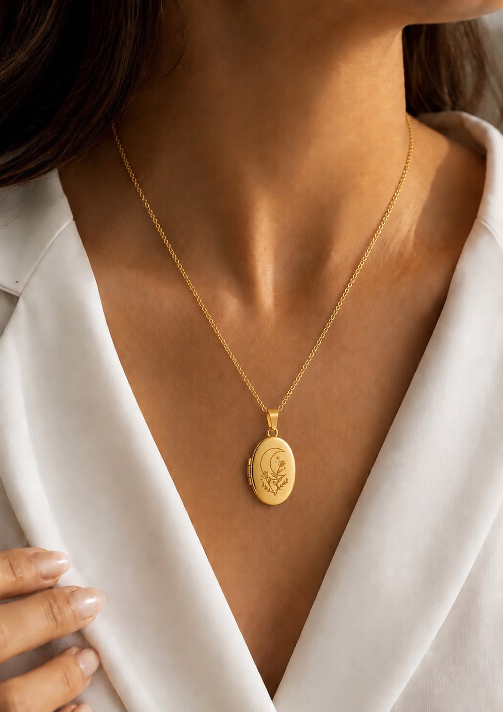 Colar Relicário Lua Banhado a ouro 18k