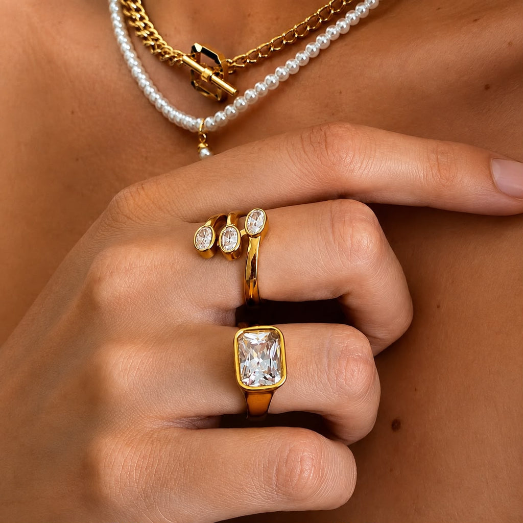 Anel Lumi Cristal Regulável – Banho de Ouro 18K