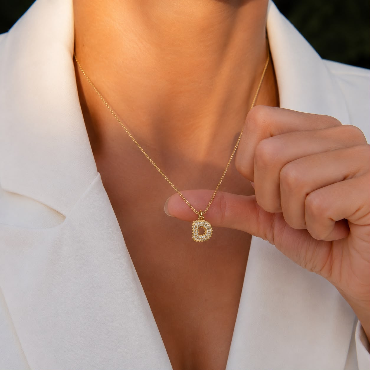 Colar Inicial " D " Cravejada – Banho de Ouro 18K